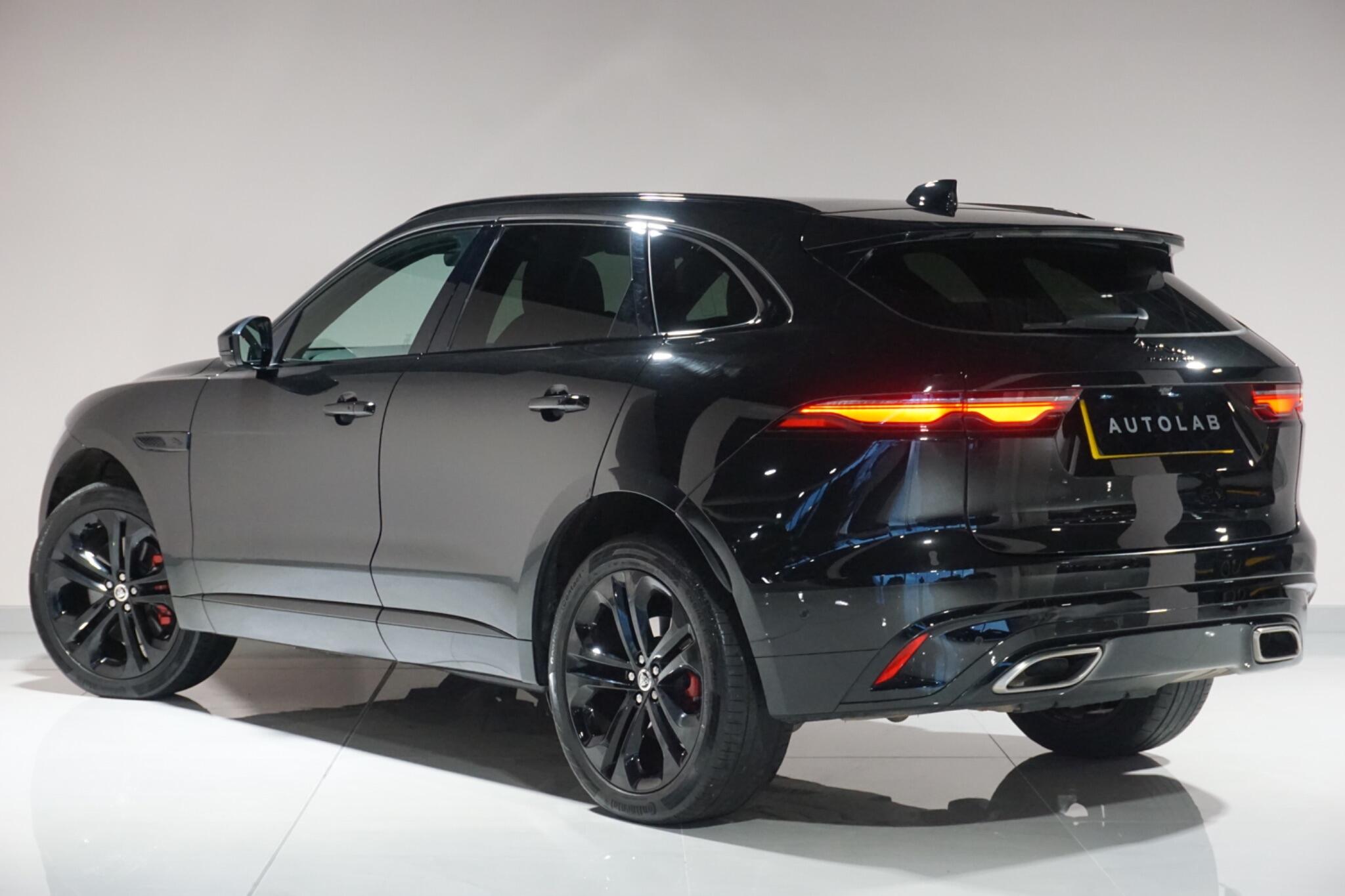 Jaguar F-PACE 3.0 D300 MHEV R-Dynamic HSE Black SUV 5dr Diesel Auto AWD Euro 6 (s/s) (300 ps)